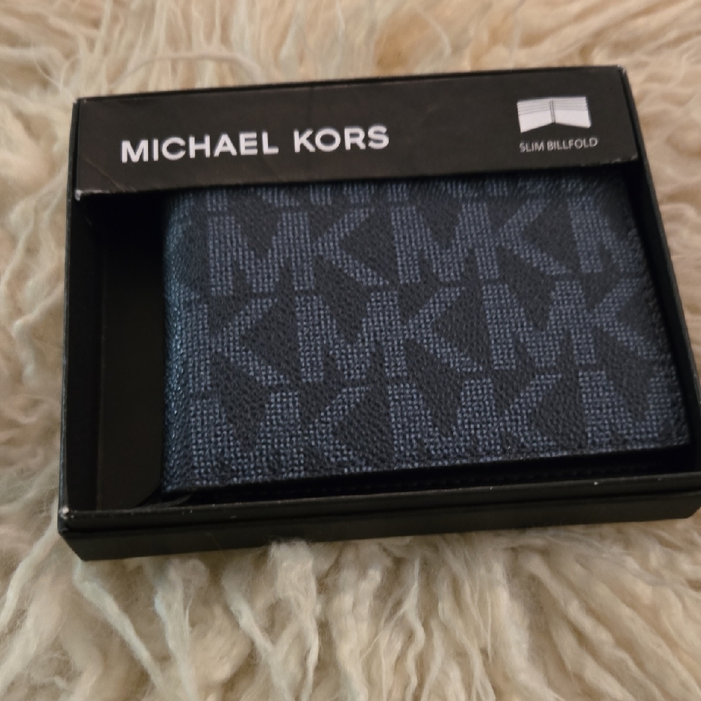 Michael Kors Navy Monogram Billfold Wallet